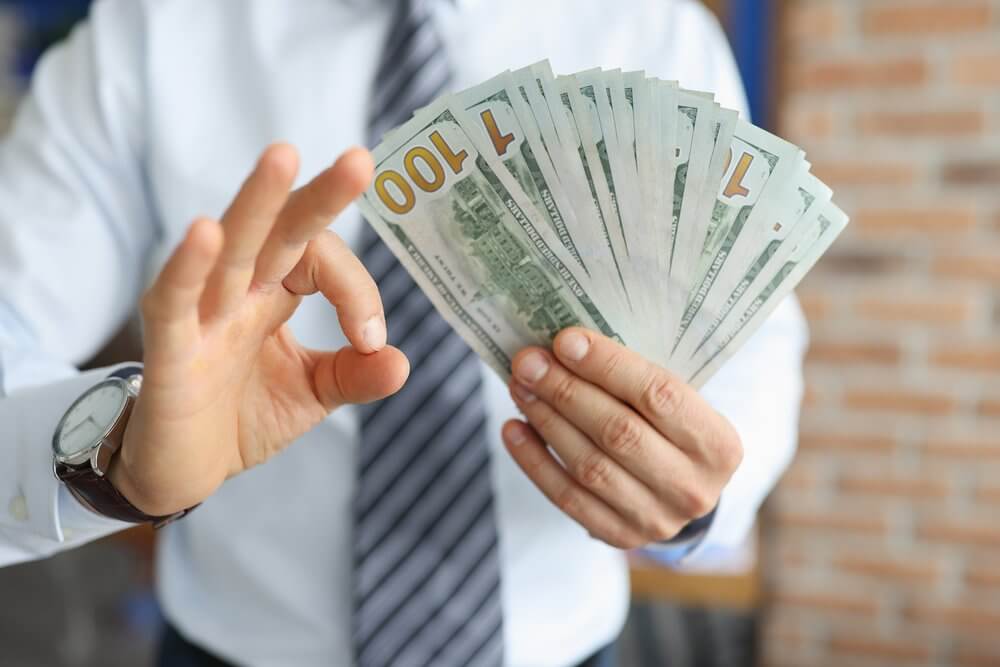 How to behave at the casino. Basic rules of etiquette at the game tables.